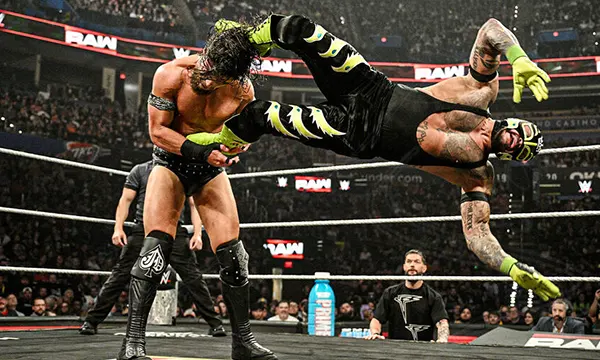 نتائج عرض الرو الاخير 24-11-2025: مشاجرات نارية قبل سرفايفر سيريس